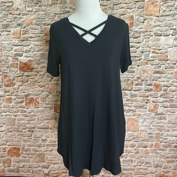 NWT Ultra Essential Black Criss Cross Top - Picture 3 of 4